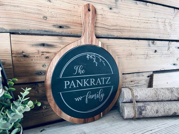 Personalized Round Acacia Wood/Slate Serving Board with Handle | Farmhouse Kitchen Decor | Cutting Board Wall Decor