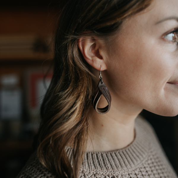 Handcrafted Full-Grain Leather Double Hoop Earrings: Natural